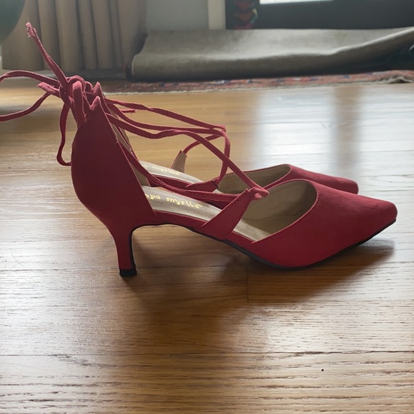 Kitten Heals - Picture 2 of 5